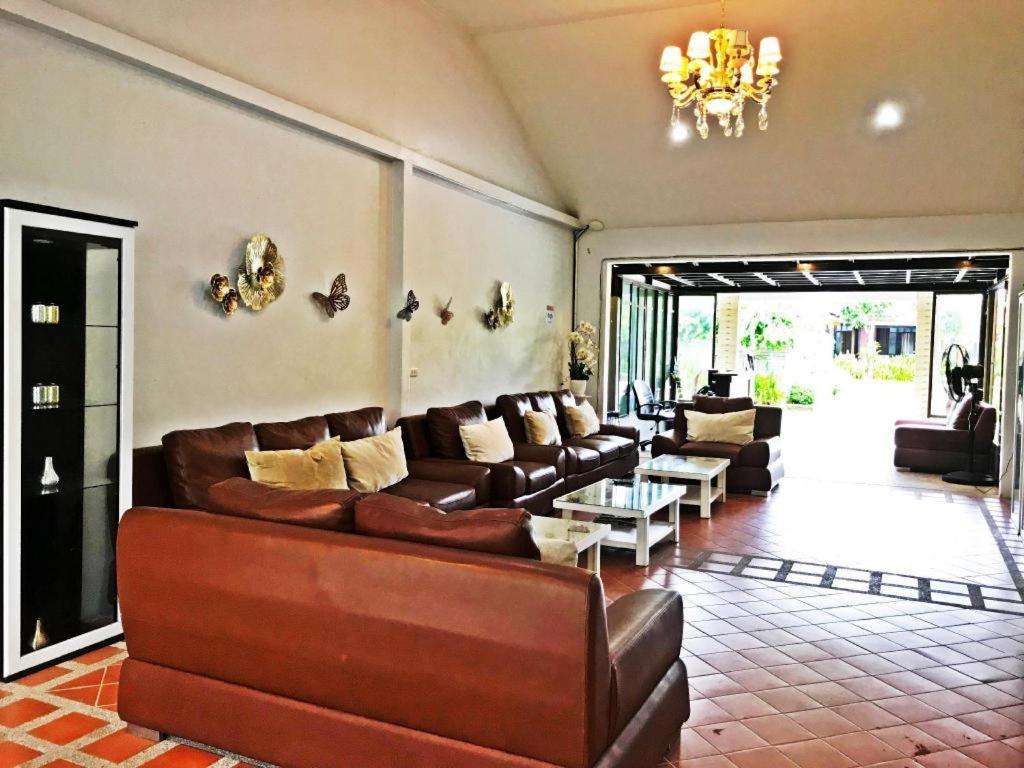 Royal Lee Resort And Spa Nai Yang Exterior foto