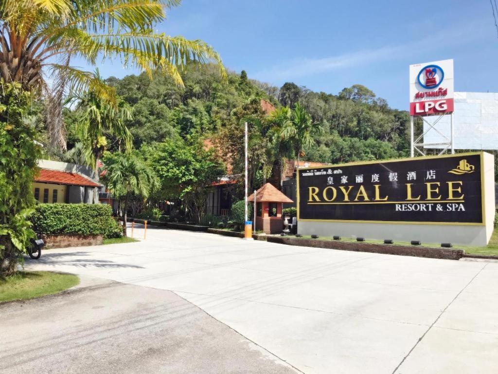 Royal Lee Resort And Spa Nai Yang Exterior foto