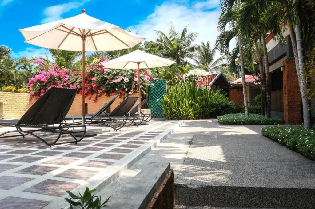 Royal Lee Resort And Spa Nai Yang Exterior foto