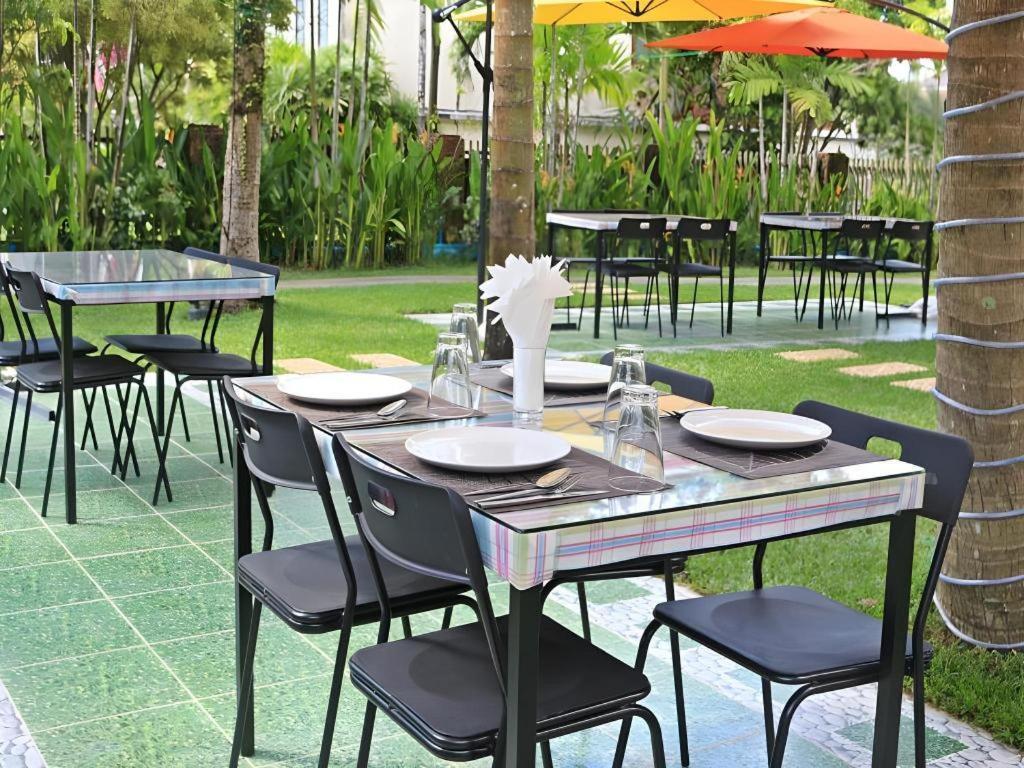 Royal Lee Resort And Spa Nai Yang Exterior foto