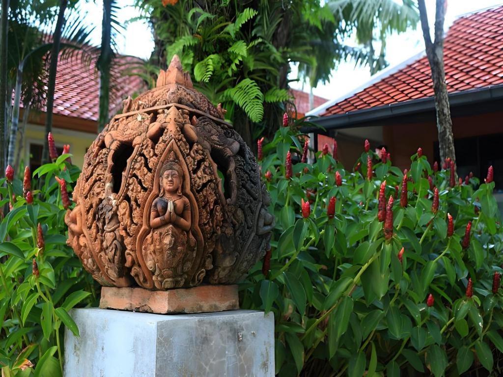 Royal Lee Resort And Spa Nai Yang Exterior foto
