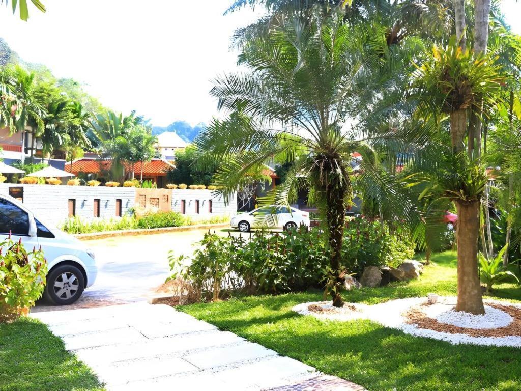 Royal Lee Resort And Spa Nai Yang Exterior foto